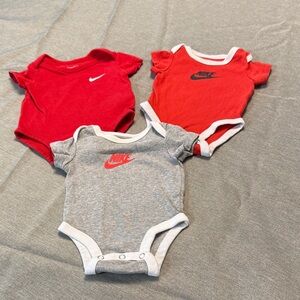 Nike Infant Bodysuit Trio - Red and Gray